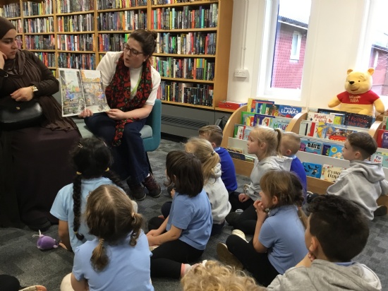 Wardley Primary School - Year 1/2 visit to Pelaw Library