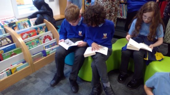 Wardley Primary School - Year 6b Library Visit